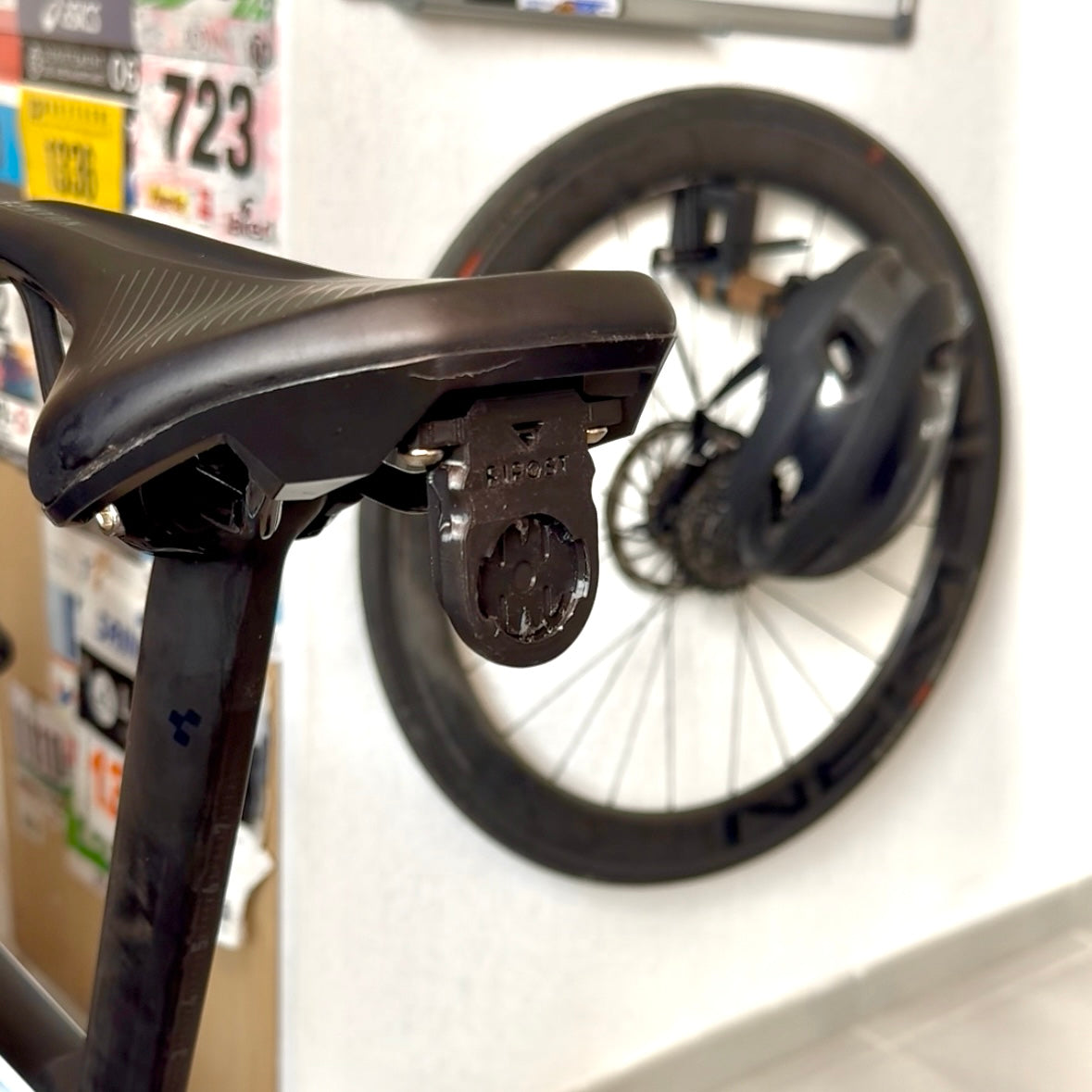 ECHO - Support sous selle – Feu arrière – Universel à visser sur selle