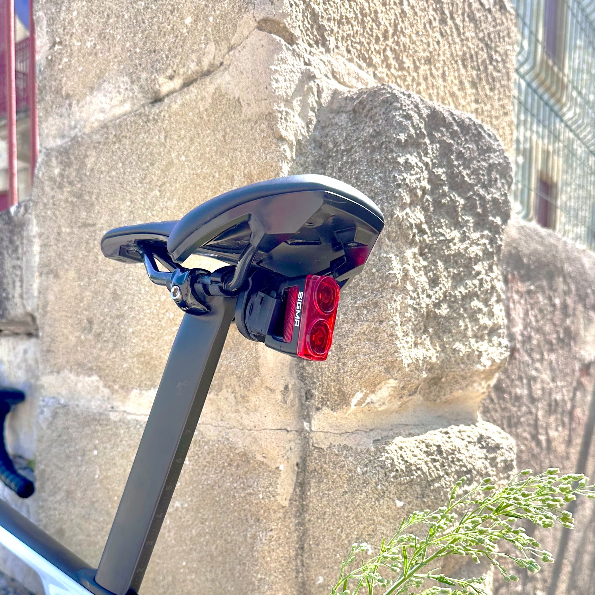 ECHO - Support sous selle – Feu arrière – Universel sur rails