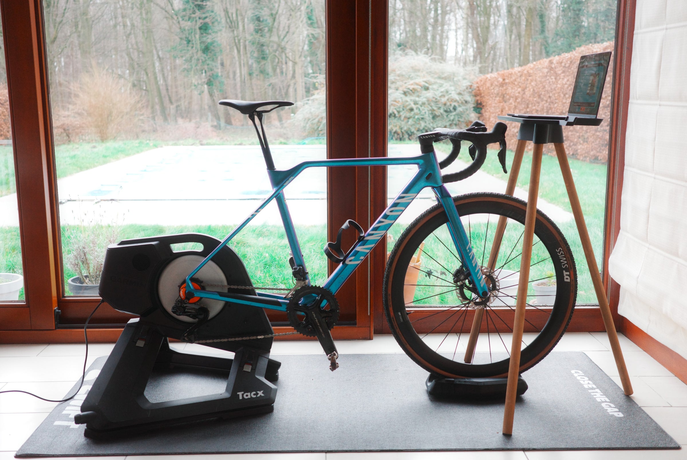 STAND - Home Trainer - Stand for tablet &amp; laptop