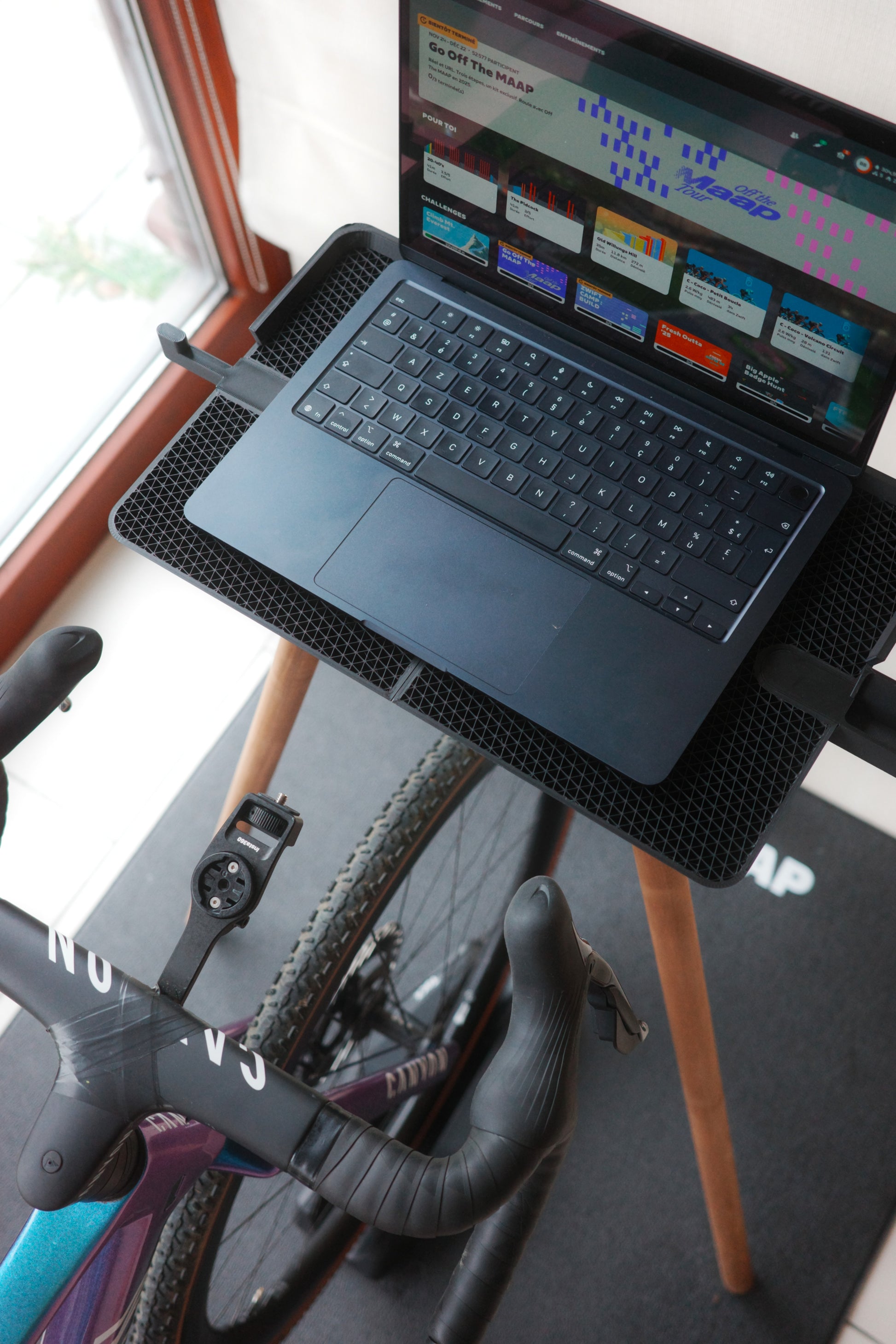 PADDOCK | Home Trainer - Table ultime d'entrainement avec accessoires