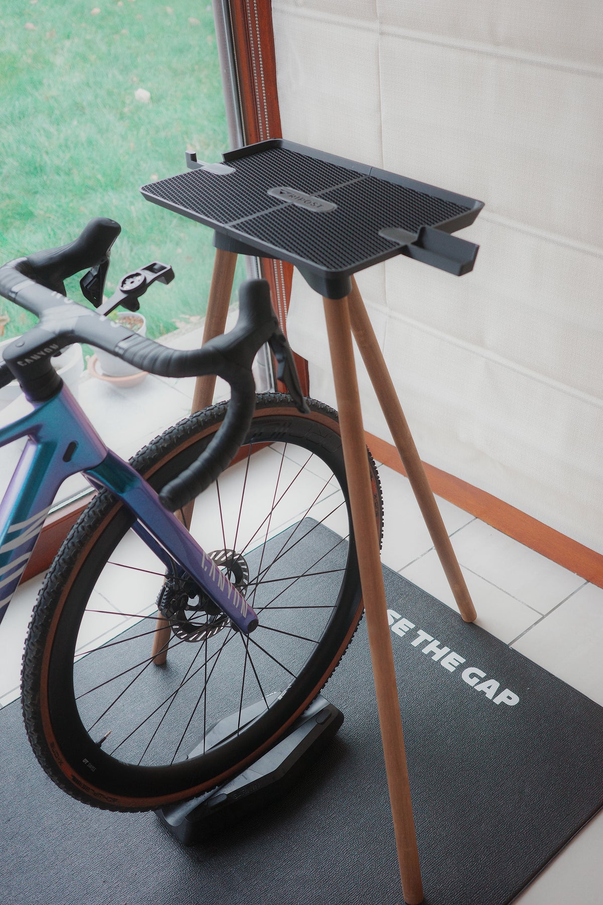 STAND - Home Trainer - Ständer für Tablet &amp; Laptop